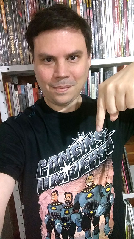 Samir Naliato com a camisa do Confins do Universo