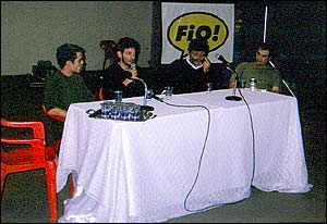 Debate com Jose Muñoz, o segundo da direita para a esquerda