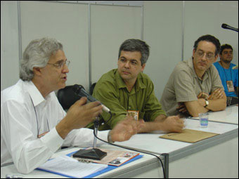 Lor, Gonçalo Junior e Gilberto Maringoni em palestra sobre HQ e politica