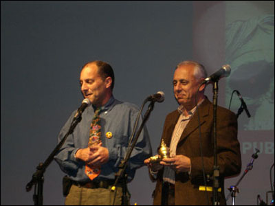 Júlio Schneider (tradutor) e Hélcio de Carvalho receberam o prêmio por Dylan Dog, da Mythos