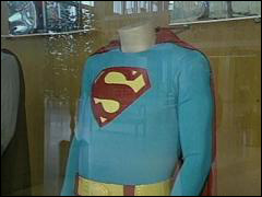 Uniforme do Superman usado por Christopher Reeve vai a leilão - UNIVERSO HQ