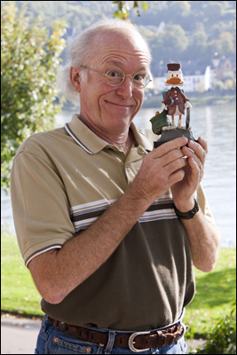 Don Rosa com a estatueta