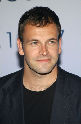 Jonny Lee Miller