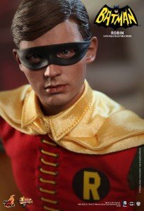 Robin, boneco da empresa Hot Toys